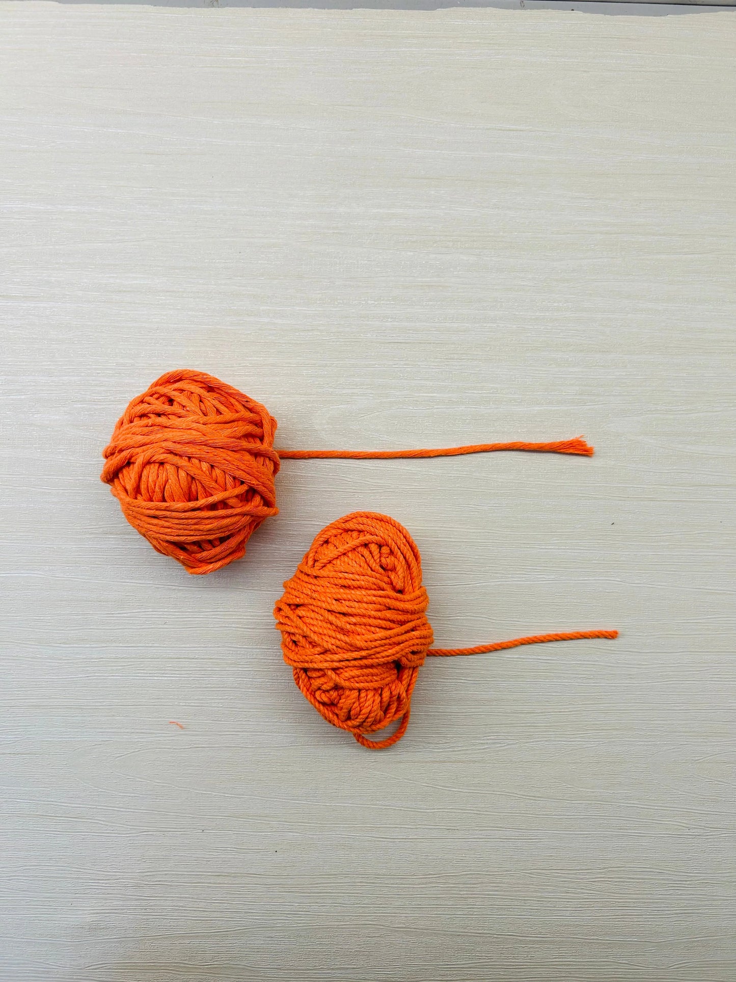 Orange Macramé Thread - Twisted and Single Style, 3mm Thickness, 90-100g Weight, 25-30 Meters