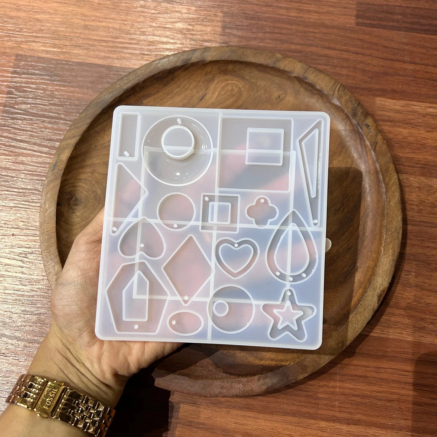 16-in-1 Silicone Keychain Mould for Resin Crafting