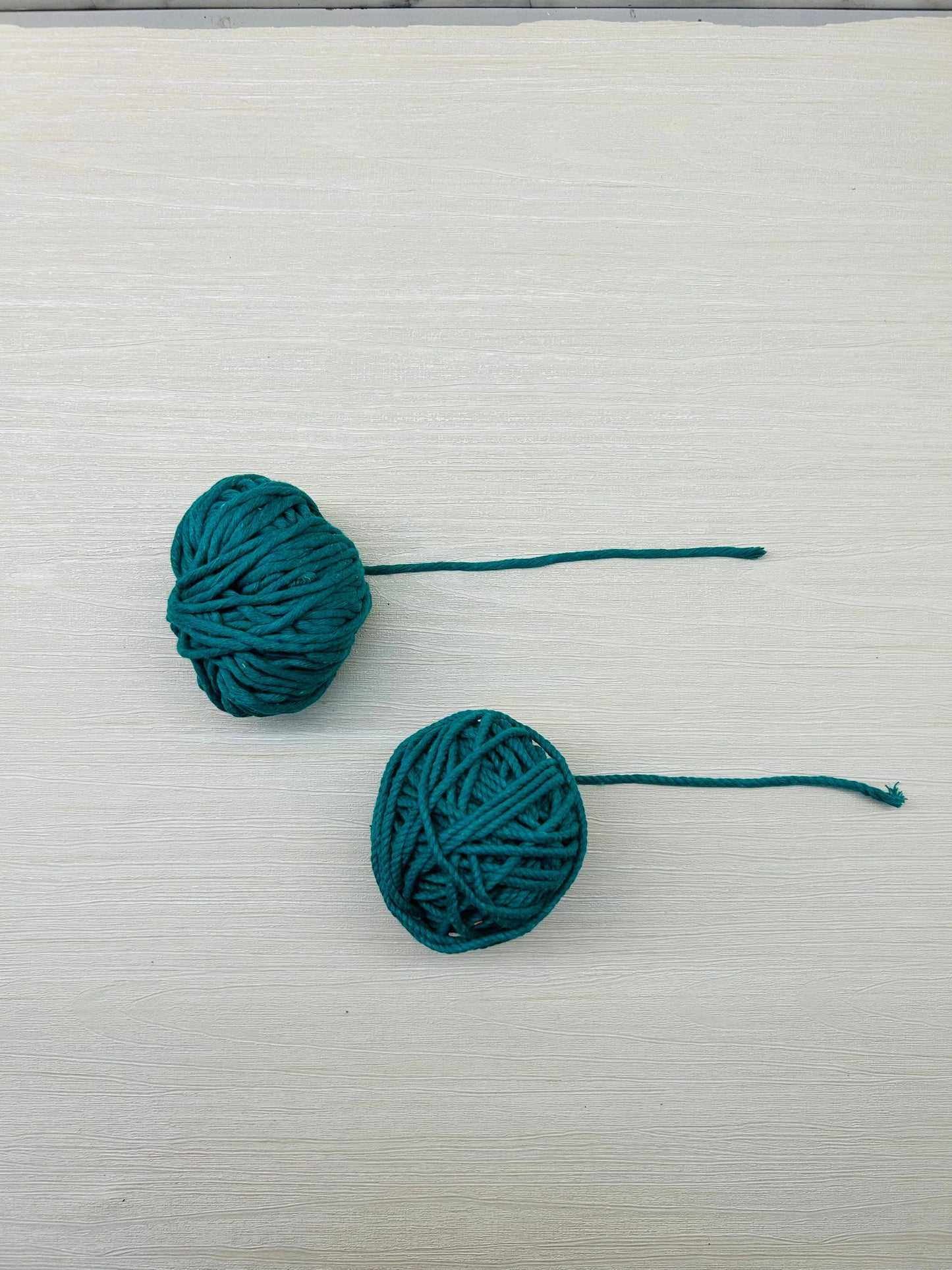 Emerald Green Macramé Thread - Twisted and Single Style, 3mm Thickness, 90-100 Grams, 25-30 Meters