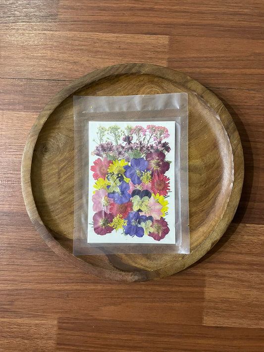 Pressed Flowers for Resin Art and Crafts - Pack of Approx. 40 Pieces
